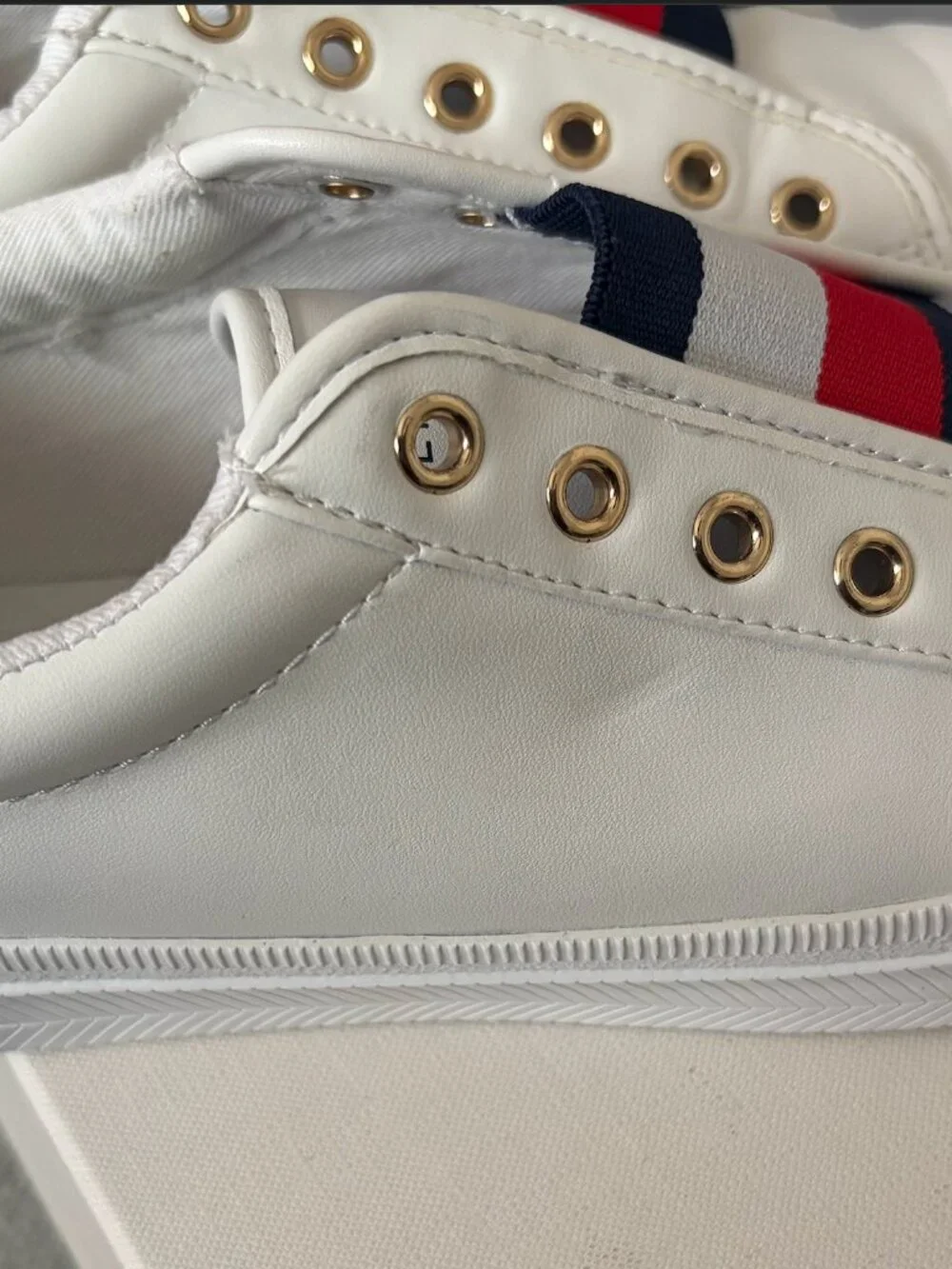 Tommy Hilfiger Laven lLaceless Slip on Sneakers Style TWLAVEN-C women's size 7.5